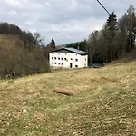 U Wlochow Rozanka Kolo Miedzylesia Przyjazny Zwierzetom Domowym