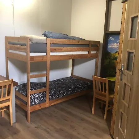 U Wlochow Rozanka Kolo Miedzylesia Przyjazny Zwierzetom Domowym * 미에드지레시