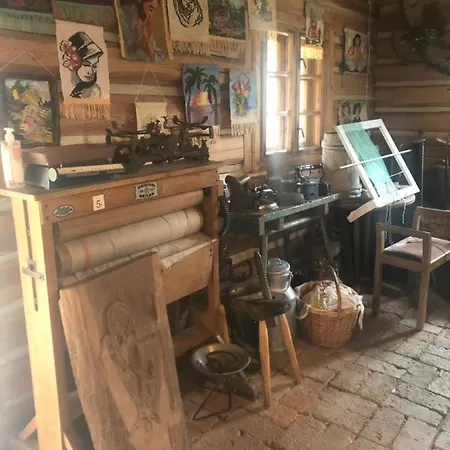 U Wlochow Rozanka Kolo Miedzylesia Przyjazny Zwierzetom Domowym *