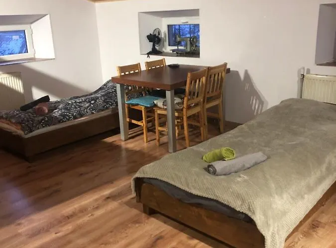 U Wlochow Rozanka Kolo Miedzylesia Przyjazny Zwierzetom Domowym Miedzylesie (Silesia)