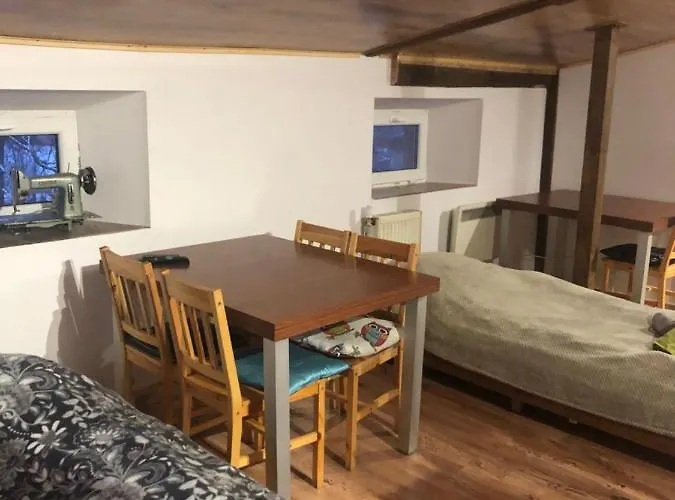 U Wlochow Rozanka Kolo Miedzylesia Przyjazny Zwierzetom Domowym *