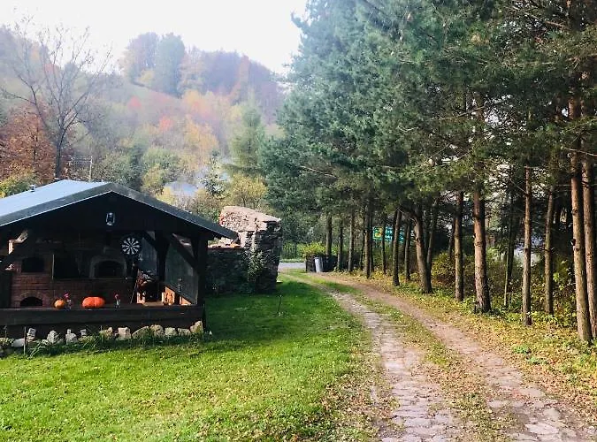 U Wlochow Rozanka Kolo Miedzylesia Przyjazny Zwierzetom Domowym *