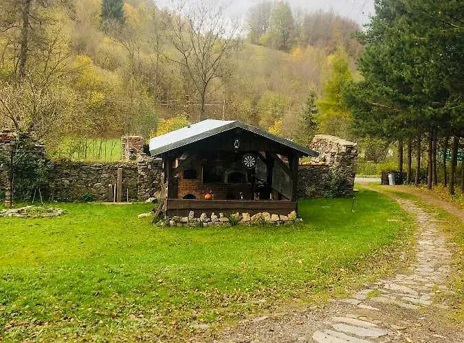 U Wlochow Rozanka Kolo Miedzylesia Przyjazny Zwierzetom Domowym * Miedzylesie (Silesia)