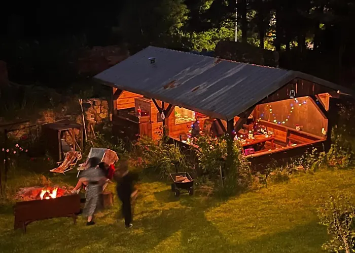 U Wlochow Rozanka Kolo Miedzylesia Przyjazny Zwierzetom Domowym *